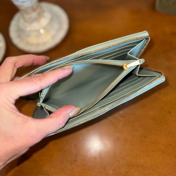 Bottega Veneta Maxi Intrecciato Cassette Lambskin Zippy Long Wallet Green Sage - Picture 2 of 11